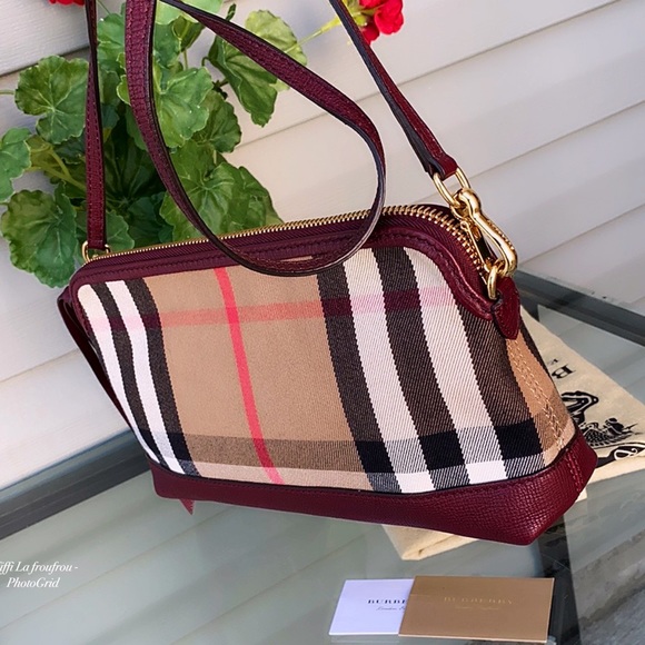 Authentic Burberry crossbody - Picture 3 of 8